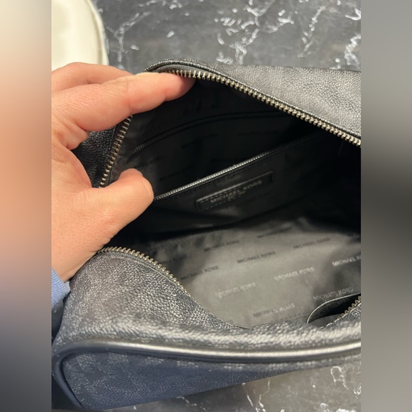 Unisex Black Michael Kors Travel Toiletry Bag - Picture 8 of 9